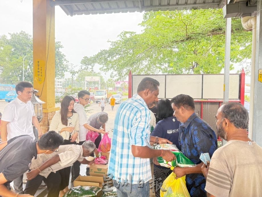 供星洲网:“一箪素食一份情”!Nilai 3佛祖庙每月结缘活动 百户家庭受惠