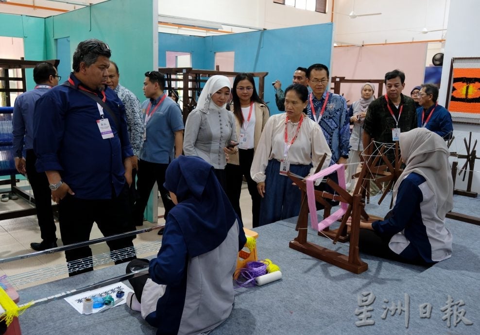 东：（已签发）AIPACODD今日与会代表展开文化交流行程交流行程