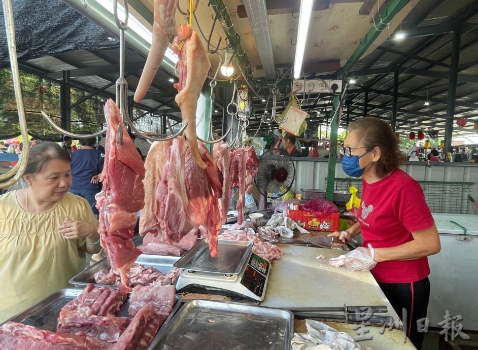 猪肉贩:猪肉涨价市场淡 熟食小贩:不会贸然起价