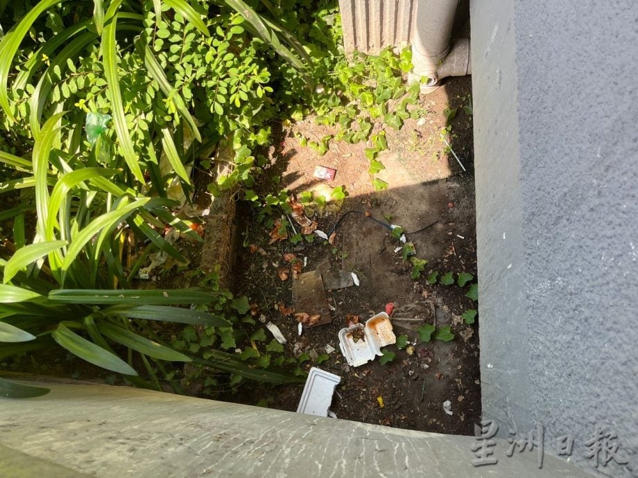 肮脏厕所清洗乾净了 小贩盼怡中央公市卫生改善 