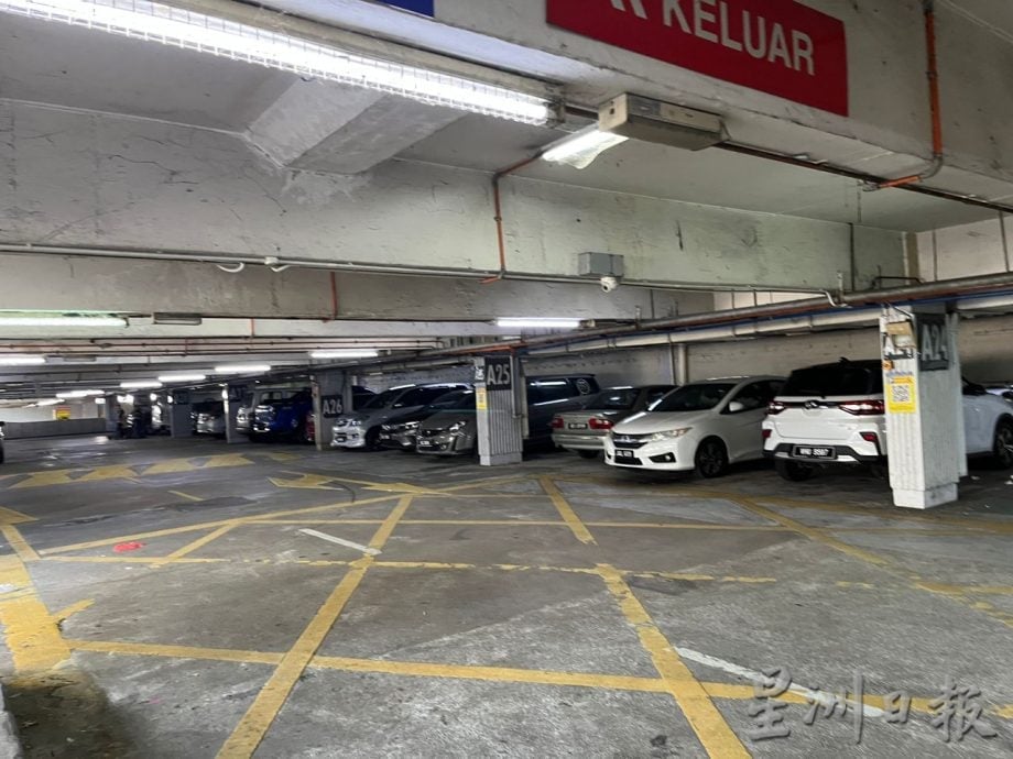 肮脏厕所清洗乾净了 小贩盼怡中央公市卫生改善 