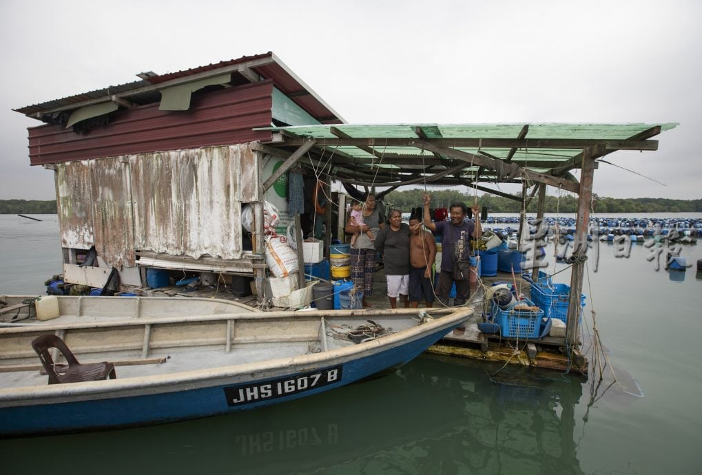 星角摄/忠犬默默守护青蚝养殖场