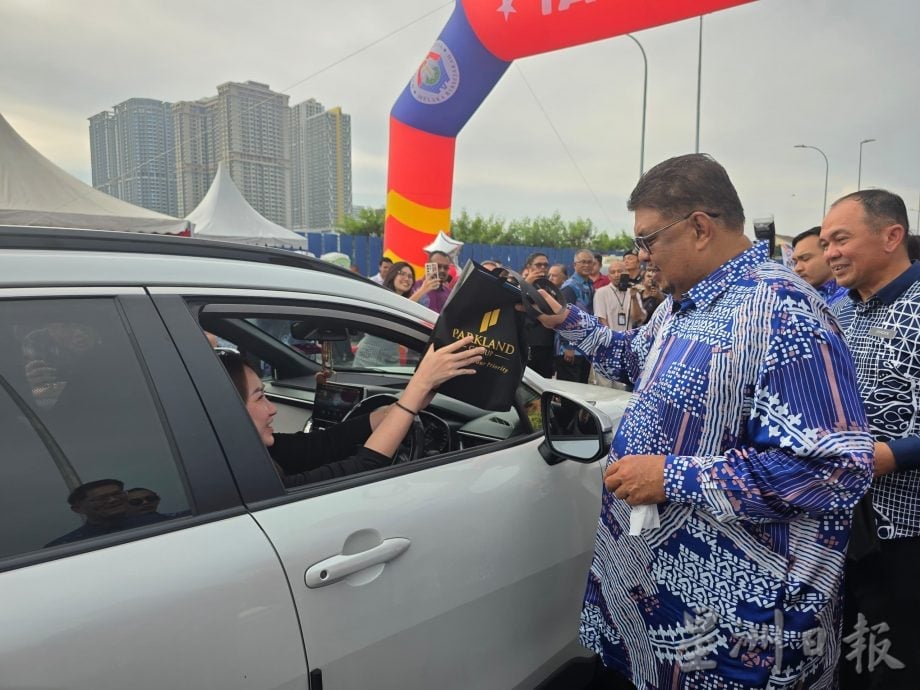 （古城封面主文）哥打沙万达至海峡庭苑的沿海新路通车，助纾解市区交通