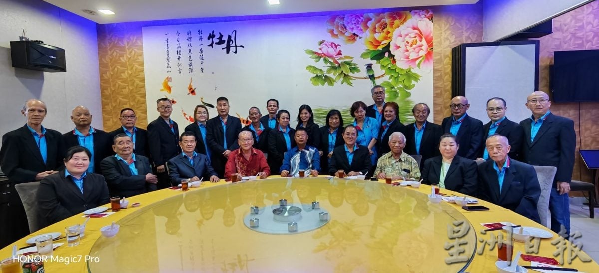 东（已签发）：关丹小贩商业公会第29届理事会宣誓就职典礼