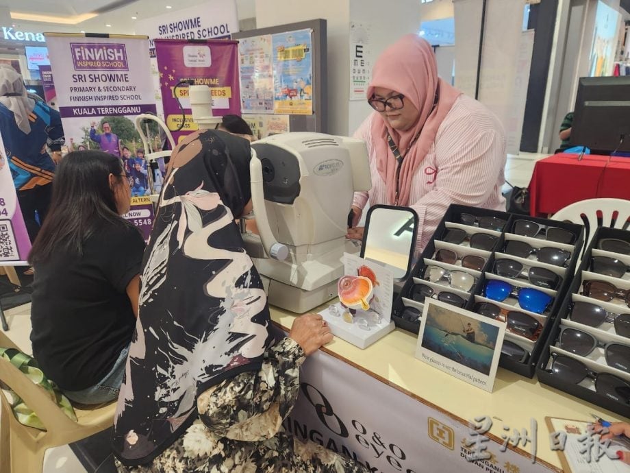 东:已签发:阔别七年后,登嘉楼中华总商会再次举办“Karnival JOM SIHAT 2.0” 健康嘉年华,提升民众对健康的关注与自我保健意识。