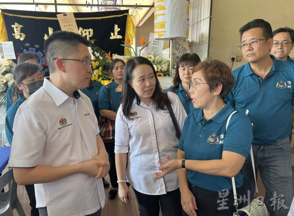 华小教师母子双尸案-黄家和：文秋燕尽责服务19年