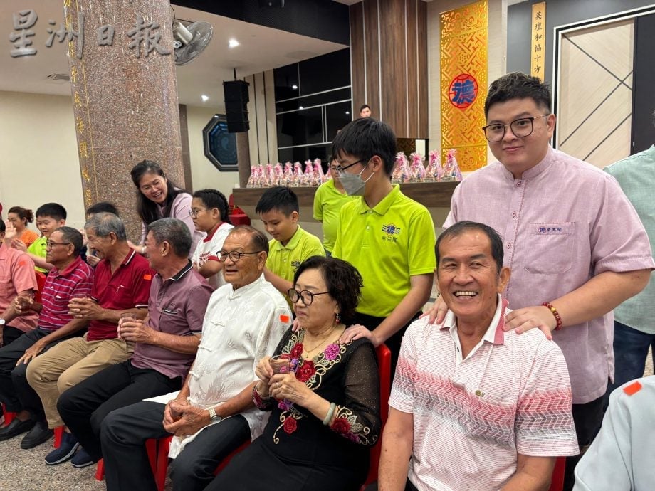 (已签发)柔:本报活动:施万里吁子女多关怀父母 避免父母在科技时代受骗