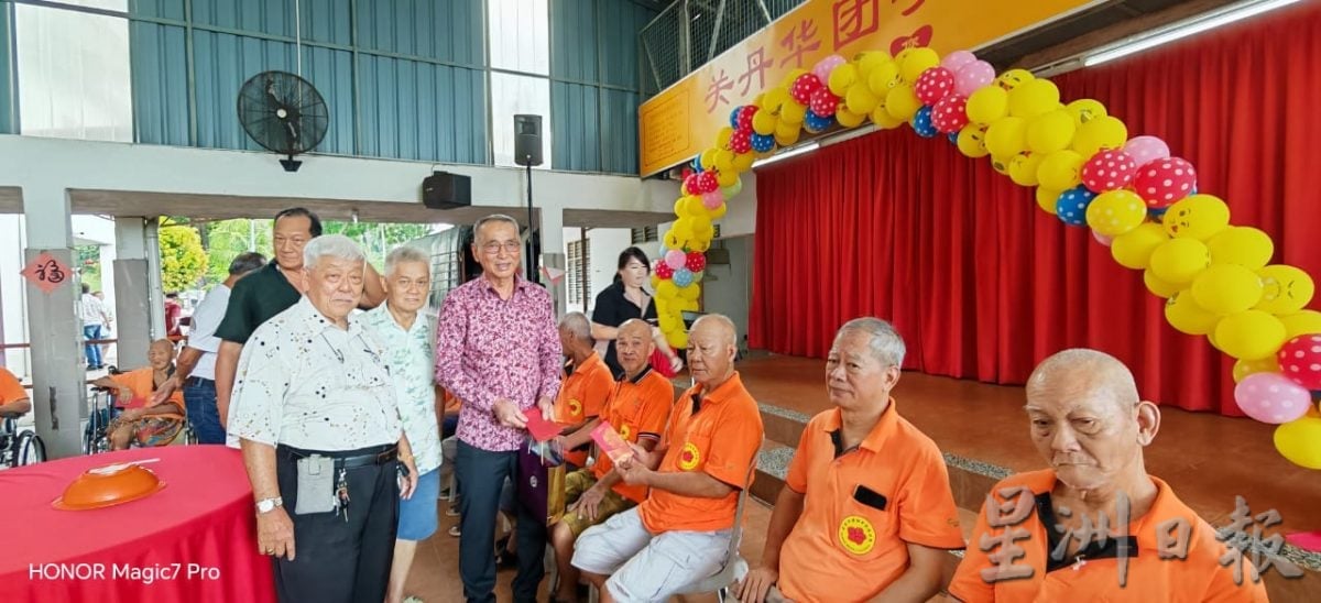 东：已签发：大马刘氏总会副总会长拿督刘春呼吁政府，豁免进口水果5%销售与服务税（SST）的举措