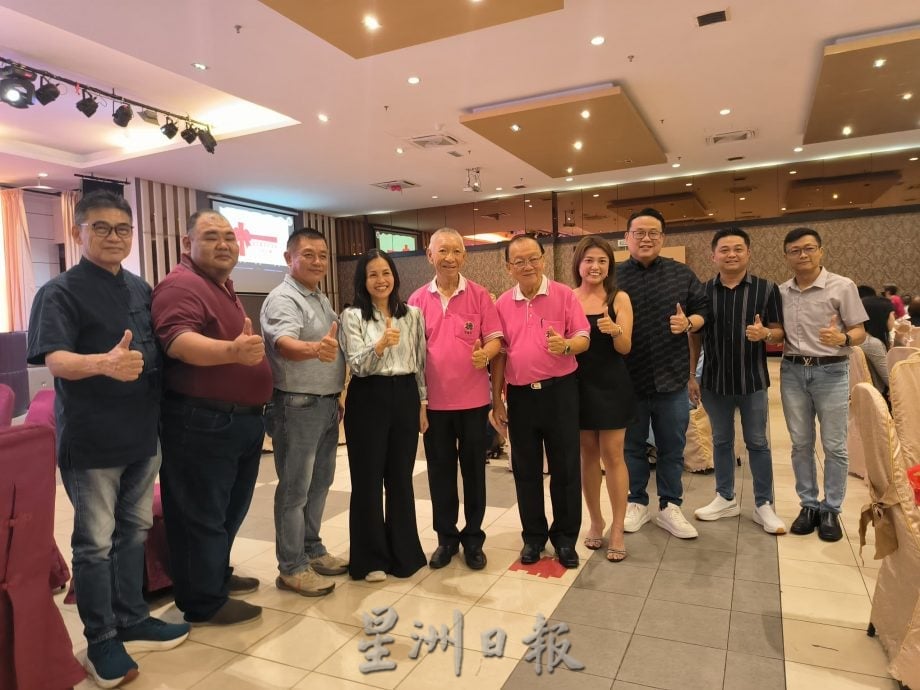 本报活动:紫霭阁“爱吾双亲”筵开97席 千人共聚享天伦