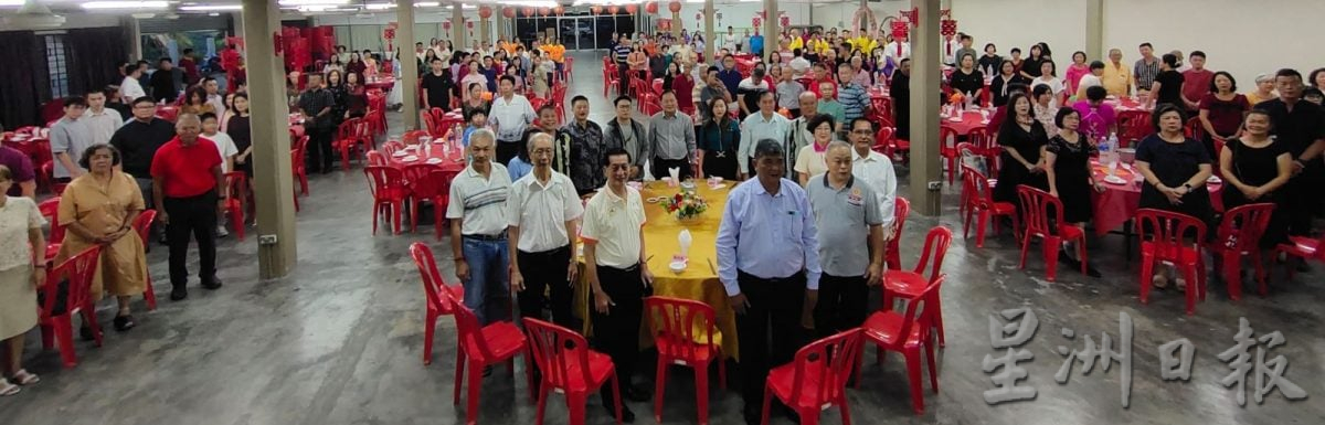 本报活动/父母恩子女情爱吾双亲晚宴，温馨登场