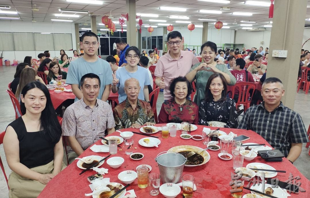 本报活动/父母恩子女情爱吾双亲晚宴，温馨登场