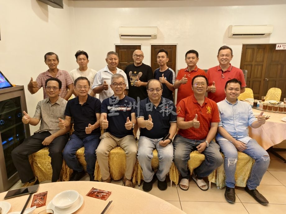 东:直凉华中正式成立校友会 广招会员