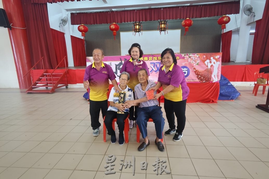 东:已签发:关丹海南会馆主席陶启顺认为,我国正迈向社会老龄化问题,政府须提前规划。