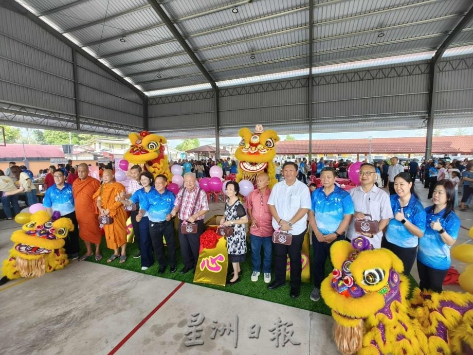 东:道北育智华小为筹募多用途雨盖篮球场舞台而举办的“心连心2.0”义卖会突破筹款目标,筹到逾21万令吉!