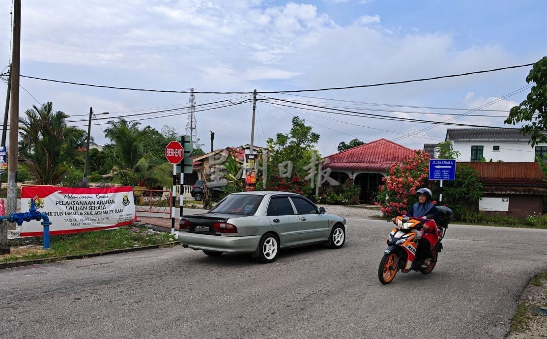 民生特工队:峇巴力拉惹学校旁道路,改单行道车子照闯