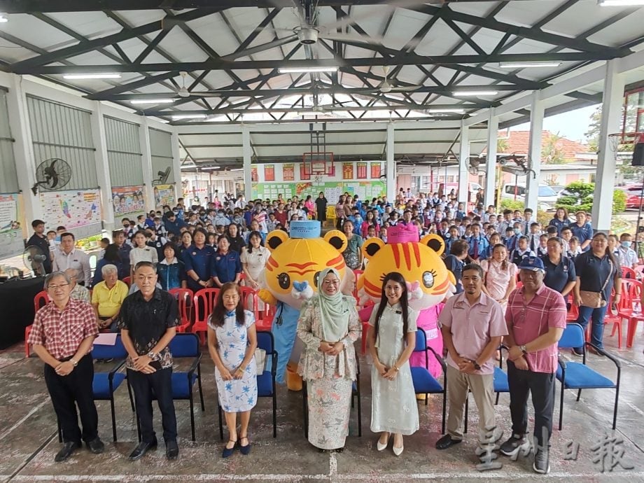供星洲网:波德申华小华文嘉年华盛大举行,308学生同场竞技