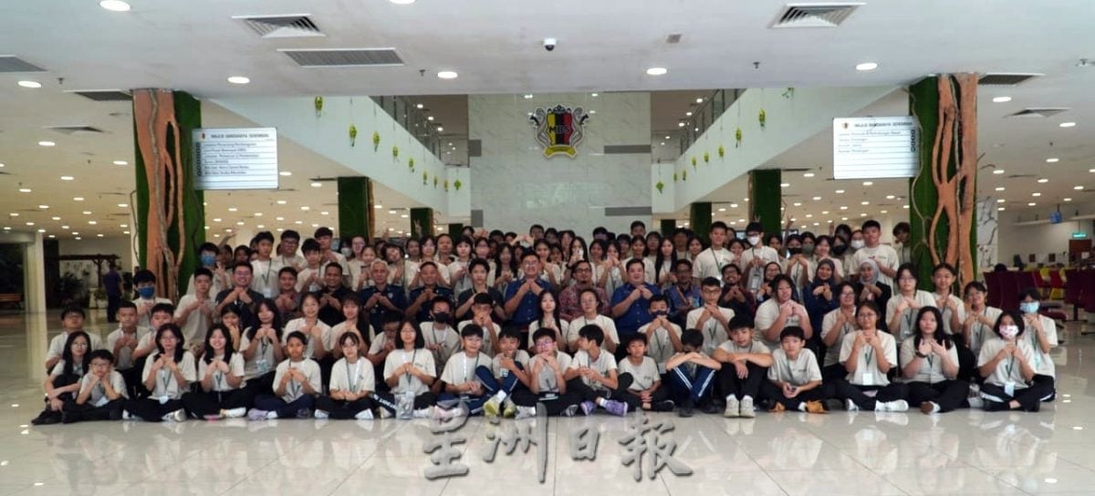 供星洲网:芙蓉市政厅首迎百名学生参访,让青年了解地方政府职能