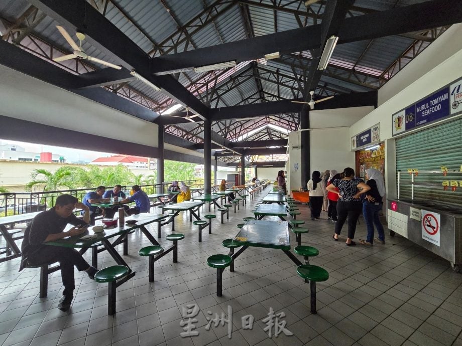 供星洲网:租了档口不做生意,芙市政厅收回77档口,取消营业执照