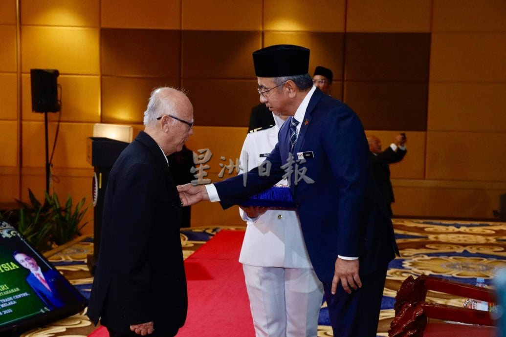 （全国版）国防部表扬逾千甲森退休伍人 大马华裔退伍军协会深表赞赏