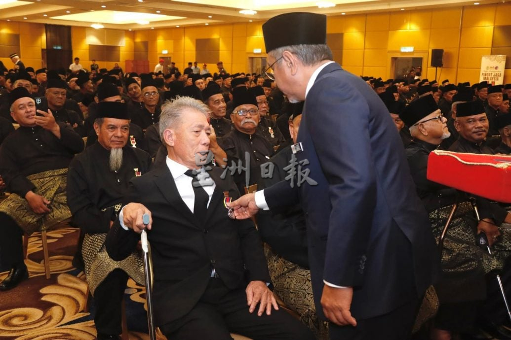 （全国版）国防部表扬逾千甲森退休伍人 大马华裔退伍军协会深表赞赏