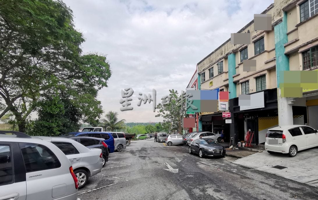 供星洲网/芙市政厅新规：汽车行业商家须租停车位，否则取消营业执照！