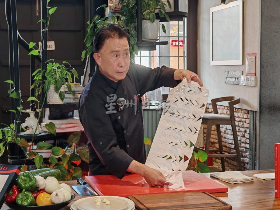 (古城第二版主文)10年后重返古城,甄文达认为甲州10年前后多进步,游客也已国际化