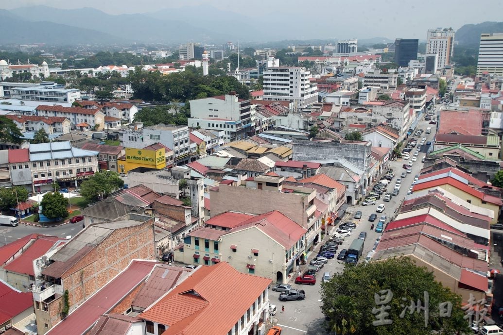 霹又有巨响| 地质局:没炸石 警方:没爆破演习