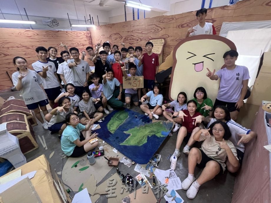 （古城第二版主文）【带你去找爱】：母校，我爱你！