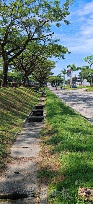(已签发)柔:民生特工队:淡杯吉市场油站内路破损 民众:不要一补再补了