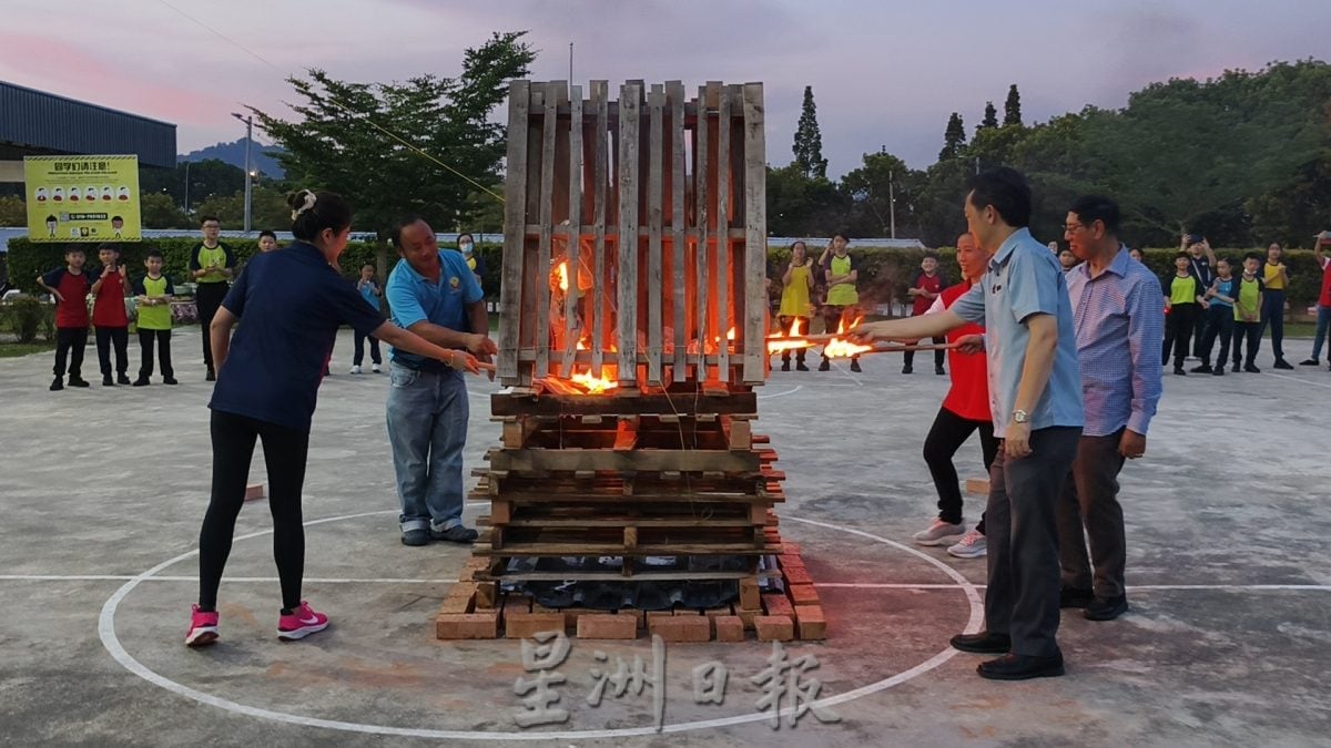 (供花城)NS芙蓉/芙丘小办“破茧高飞”制服团体生活营,学生们度过充实两天一夜