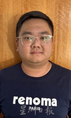 拉美士巴刹工程延迟竣工，帐篷损坏未换日晒雨淋生意跌