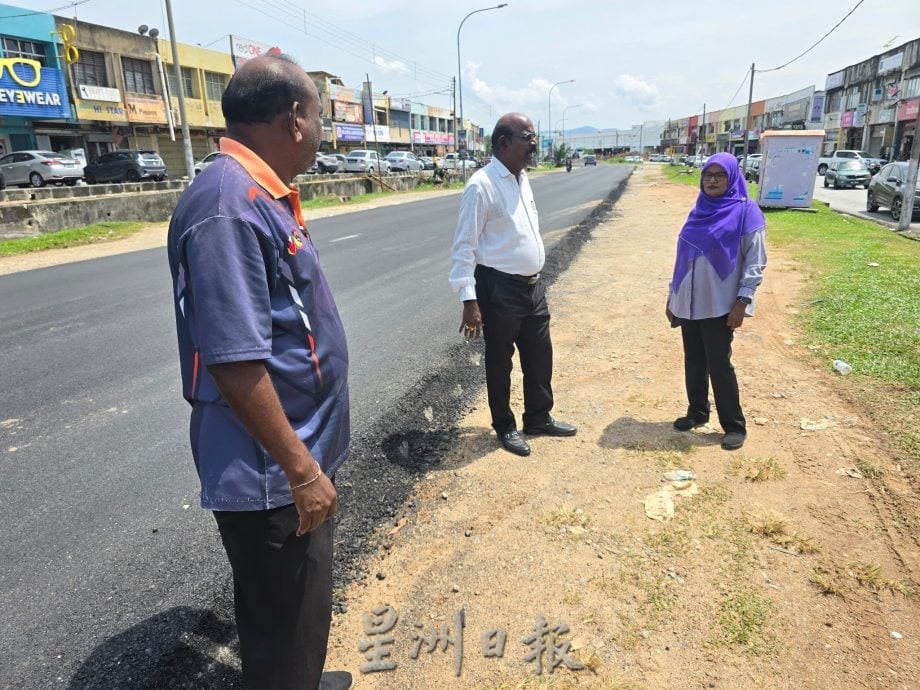 重铺道路“用料太足” 沥青层高达10寸