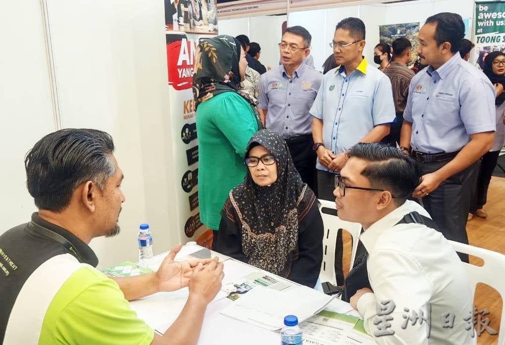 （大北马）年轻人要走出舒适圈找工，拉希米：没工作就在隔壁家