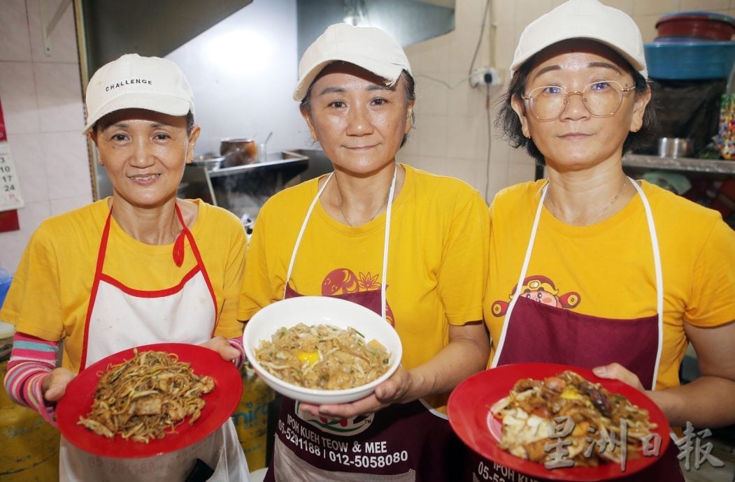 大霹雳封底主文／【人气美食】| 大骨汤慢火熬煮数小时 亚娣炒粉逾30年人气旺