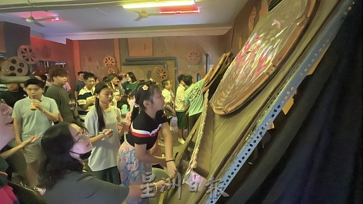 画页：培风中学格致112校庆