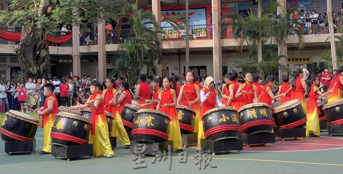 画页：培风中学格致112校庆