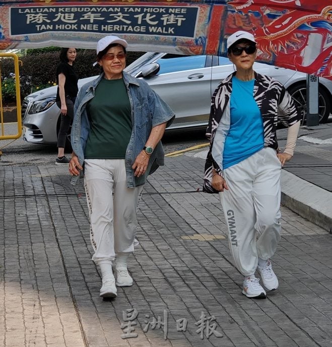 封面特稿：文化街父亲节搞“反串”，有趣得来不失温馨
