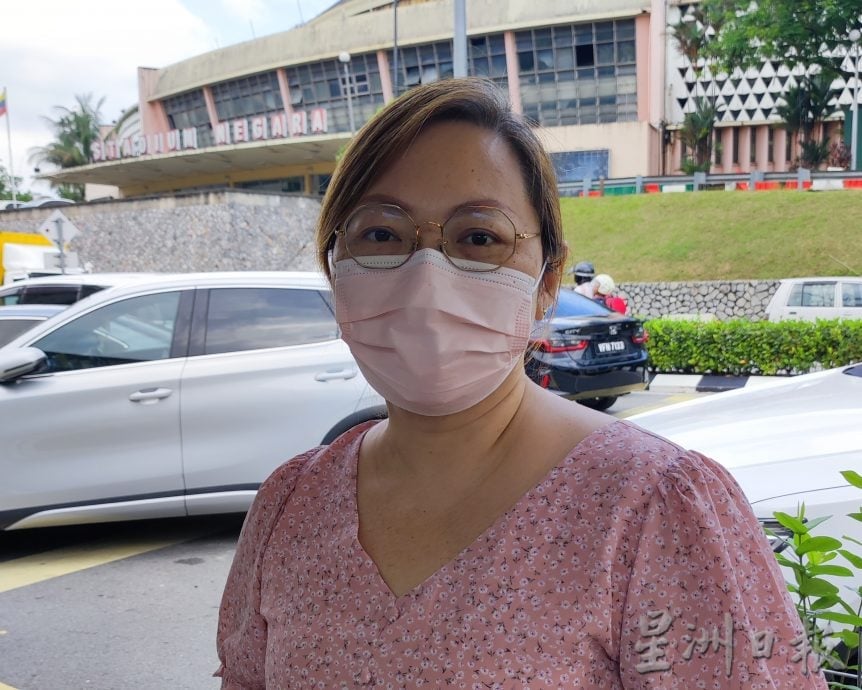 大都会封面/州立华小外行人道工程延误数年/7图