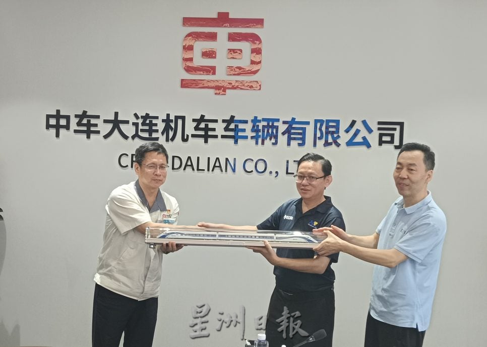 东铁第二主文：首两列动车组及电力机车于2025年底前到达马来西亚，首台车测试里程8000公里