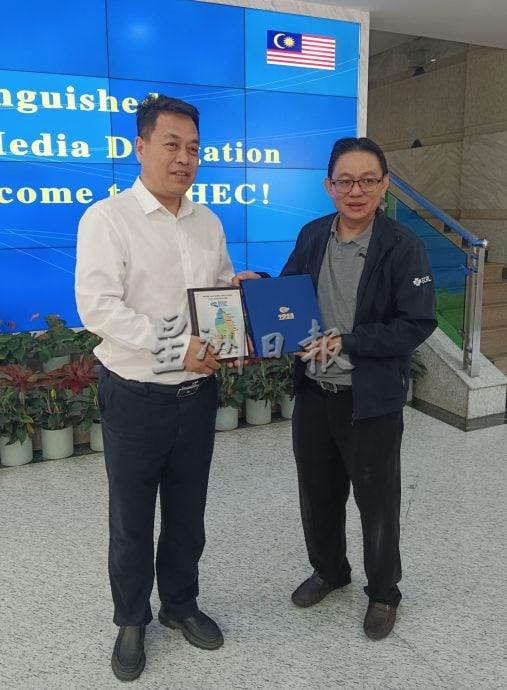 东铁第二主文：首两列动车组及电力机车于2025年底前到达马来西亚，首台车测试里程8000公里