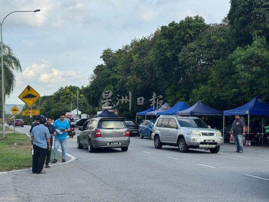供星洲网:车祸频发路段险象环生 居民促设7缓冲点护安全