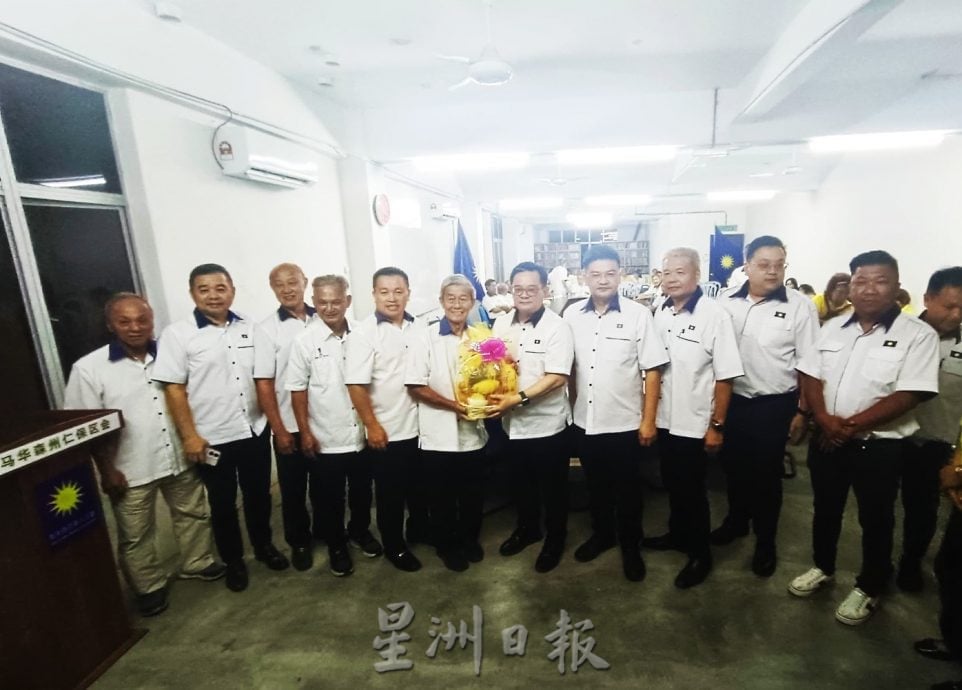 供星洲网:刘亚强:经济搞不好民怨四起,会导致政府倒台