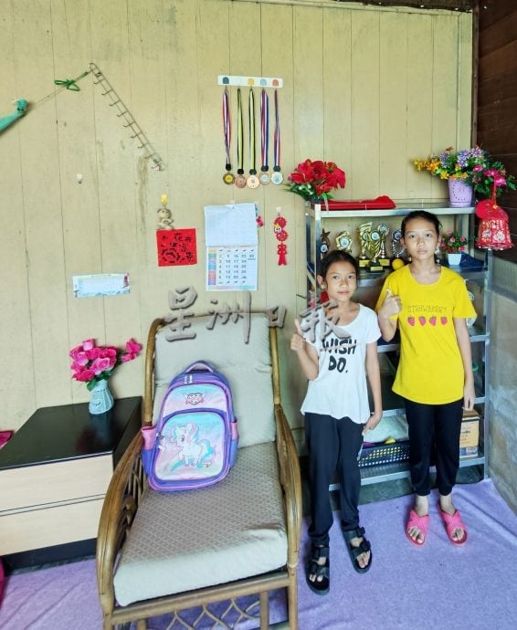 待上网 霹:头条/一家之主骤逝 妻儿陷困 长子被迫停学打工养家