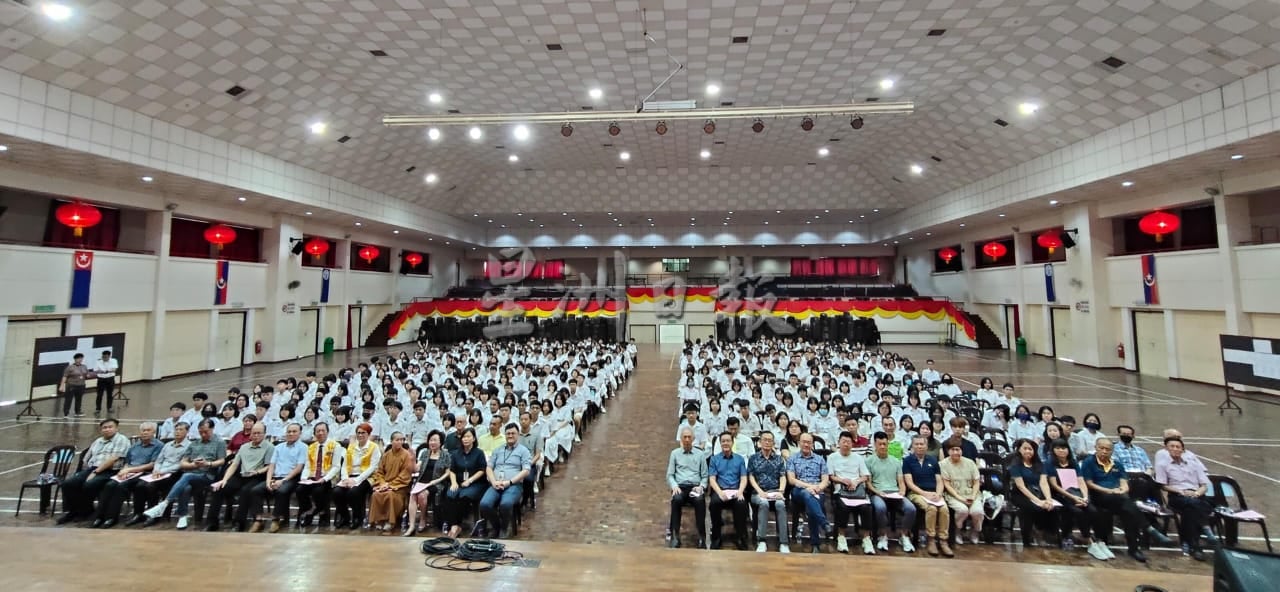 **已签发**柔:显刊:宽柔中学董事会财算虽不敷1000万 童星存:仍坚持发放奖助学金