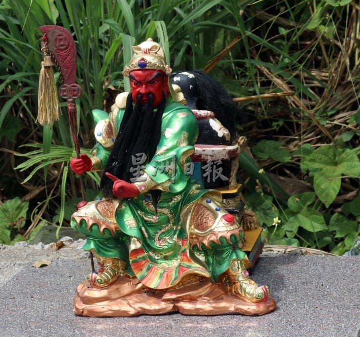 供星洲网/拿督公神龛成“弃神地”，正义化身“关公”也遭背信弃义的抛弃
