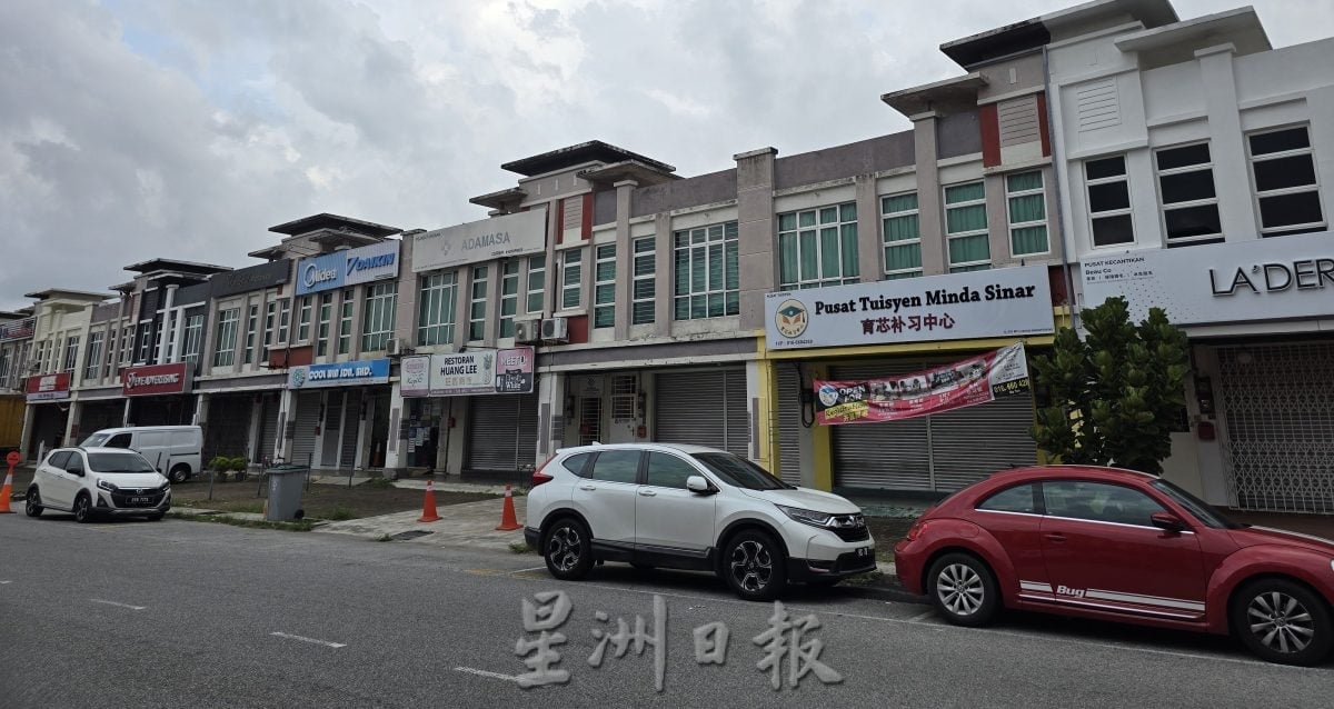 商场店铺得有立牌或直横幅都申请广告执照
