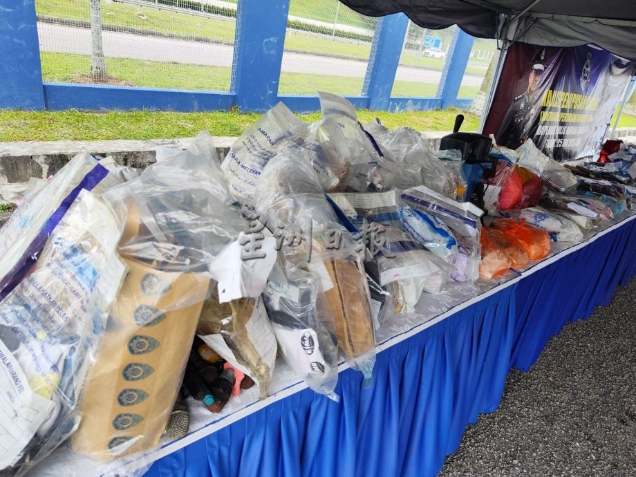 **已签发**柔:依城警方销毁各案物品,总值逾28万