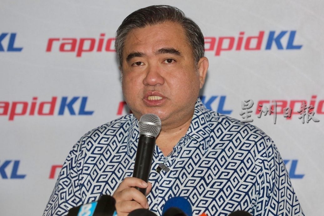 谈KDEB垃圾车司机隐瞒罚单 陆兆福：所属公司有责任解决