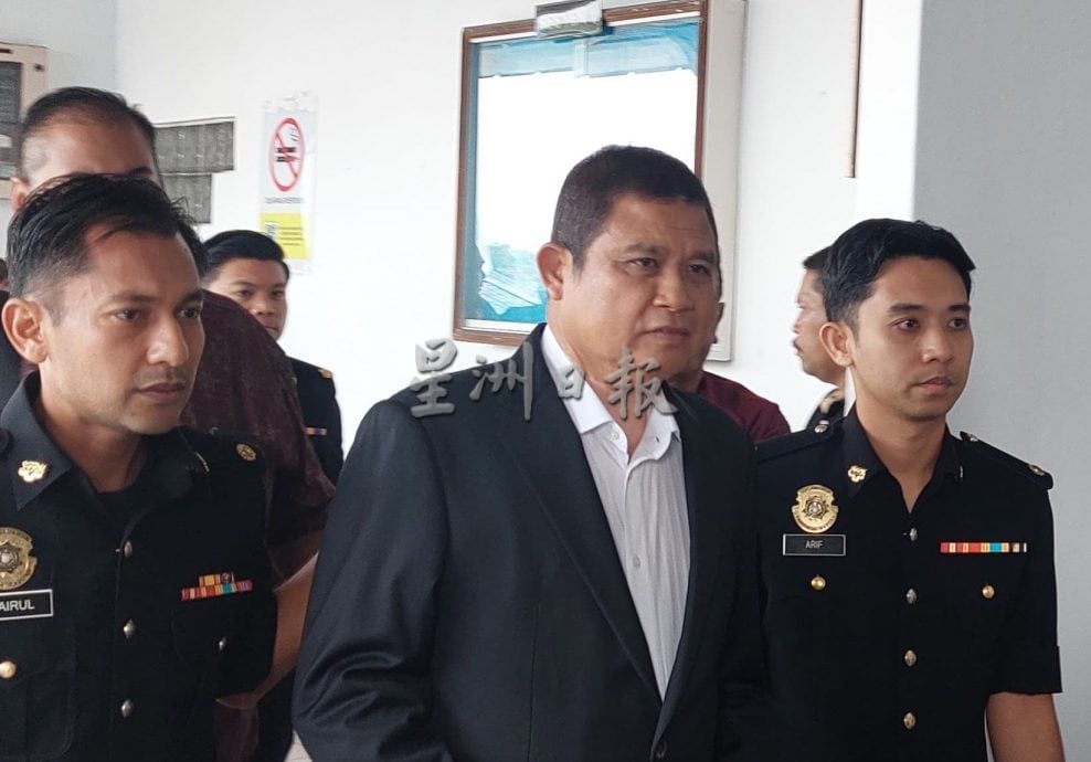 莫哈末阿里被控