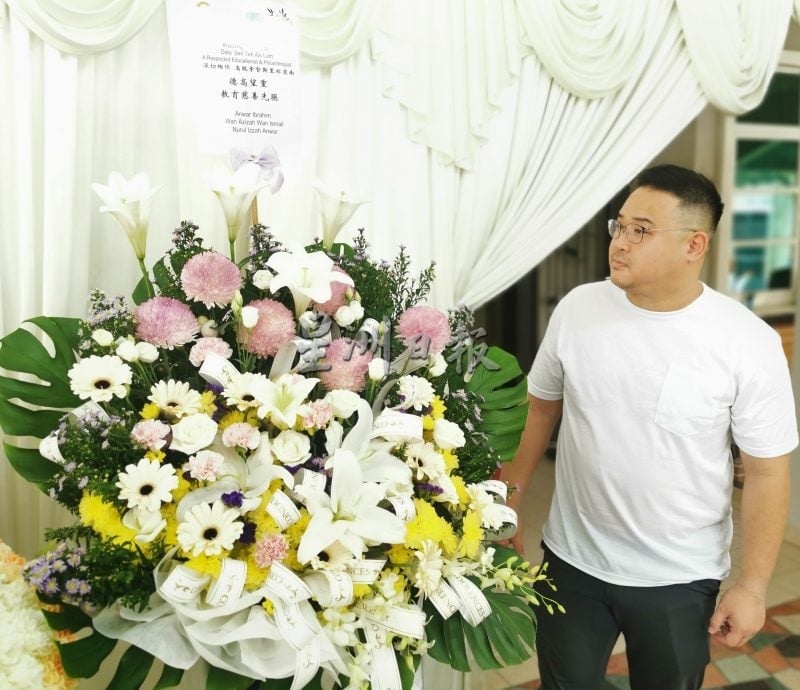 (大北马)郑成业:父亲一生为华教而付出，常提醒一定要回馈社会